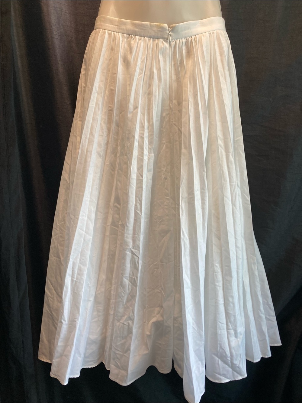 Banana Republic White Pleated Midi Skirt Petite Size 4
